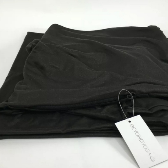 NWT - Beyond Yoga Black Infinity Scarf - Picture 4 of 4